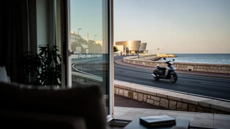 Mon retour vécu sur la route de la corniche, et ce que j’ai regretté trop tard